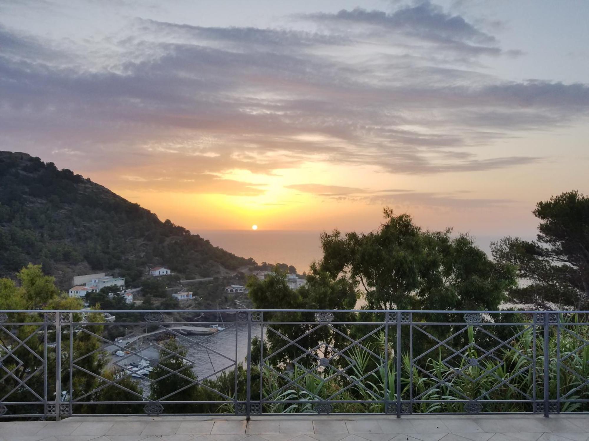 فندق Sotto La Torre E Sopra Il Porticciolo Isola di Ustica المظهر الخارجي الصورة